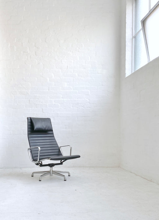 Eames 'EA338' Chair