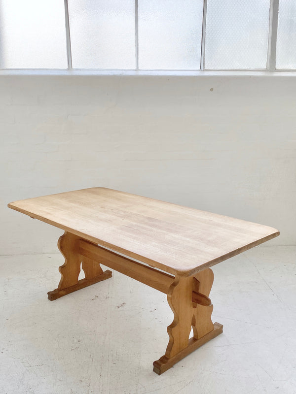 Henning Kjærnulk 'Folk' Table