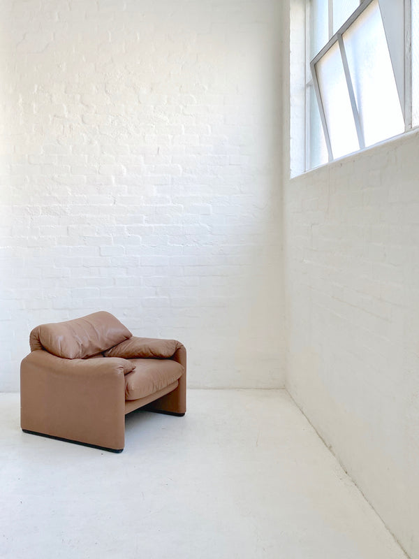 Vico Magistretti 'Maralunga' Chair