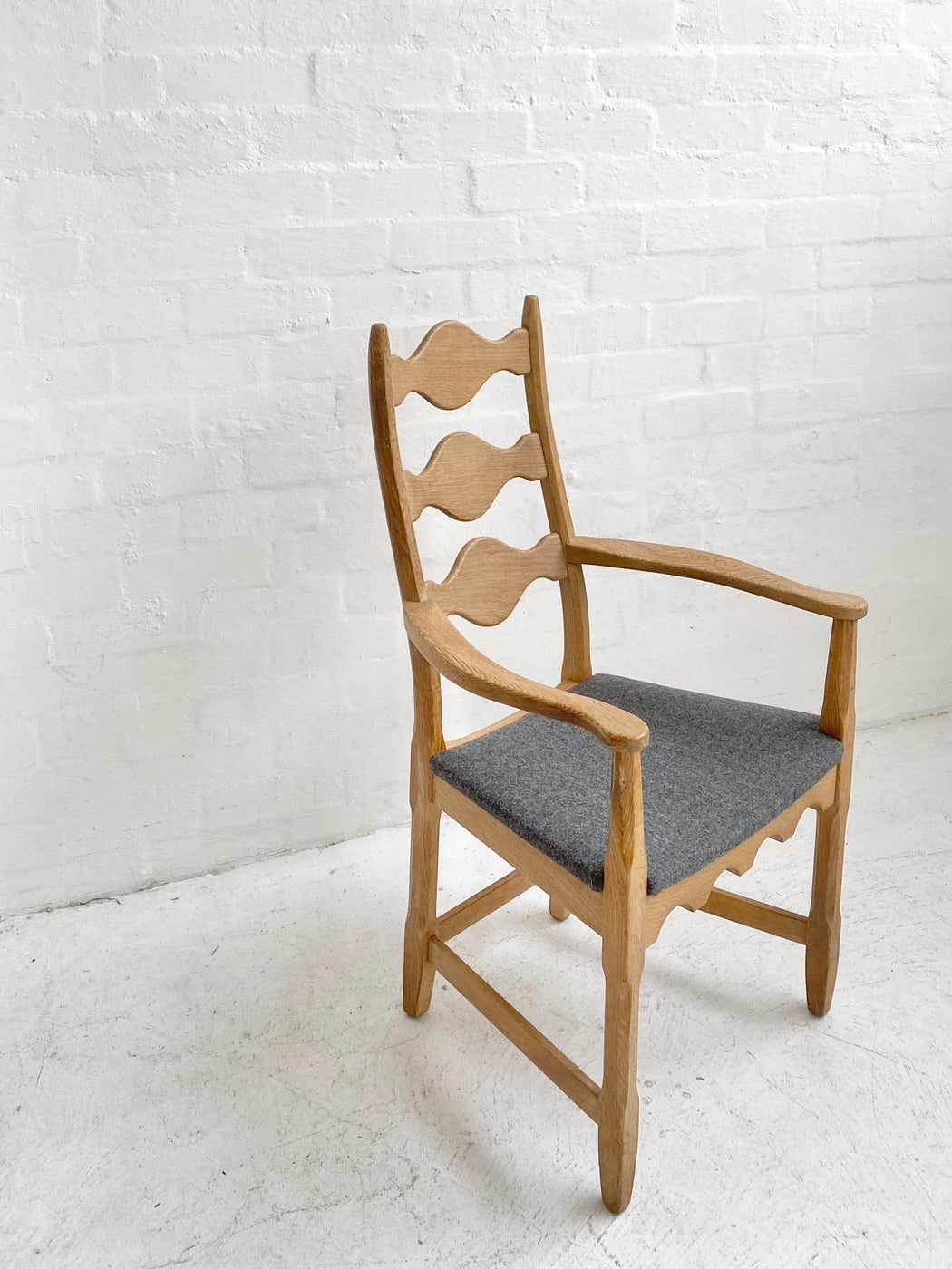 Henning Kjaernulf Chair