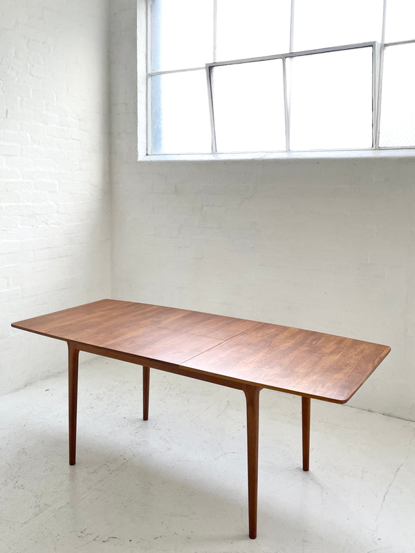 McIntosh Butterfly Leaf Dining Table