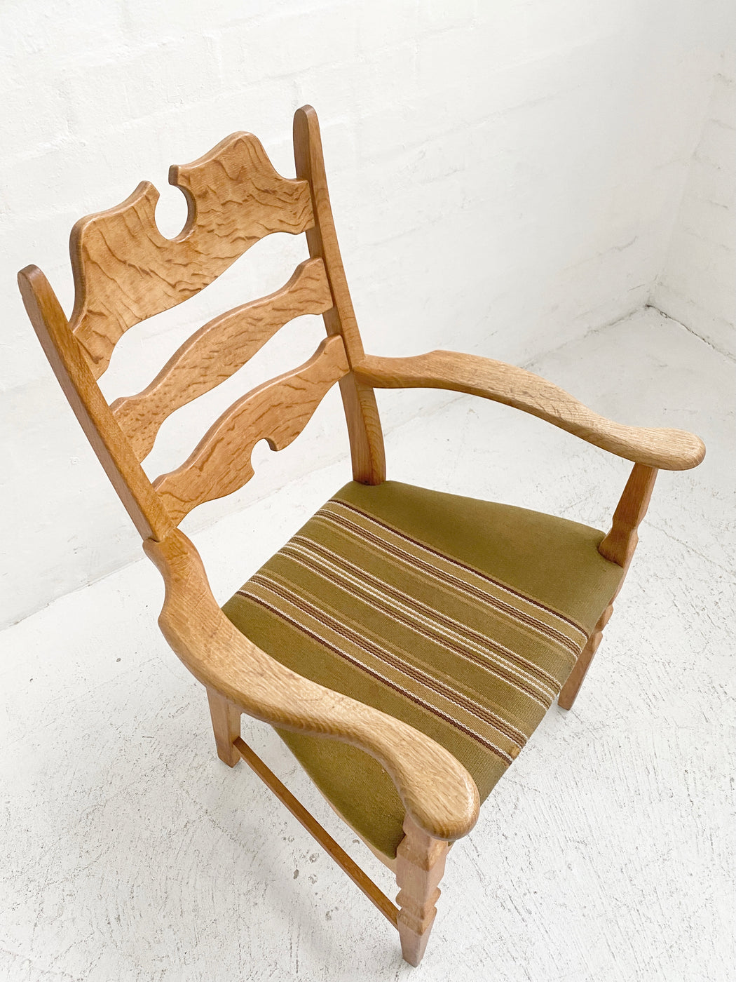 Henning Kjaernulf Chair