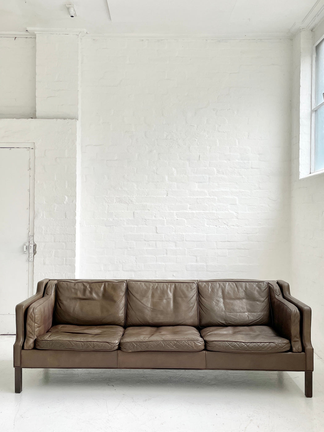 Grant Møbler Leather Sofa