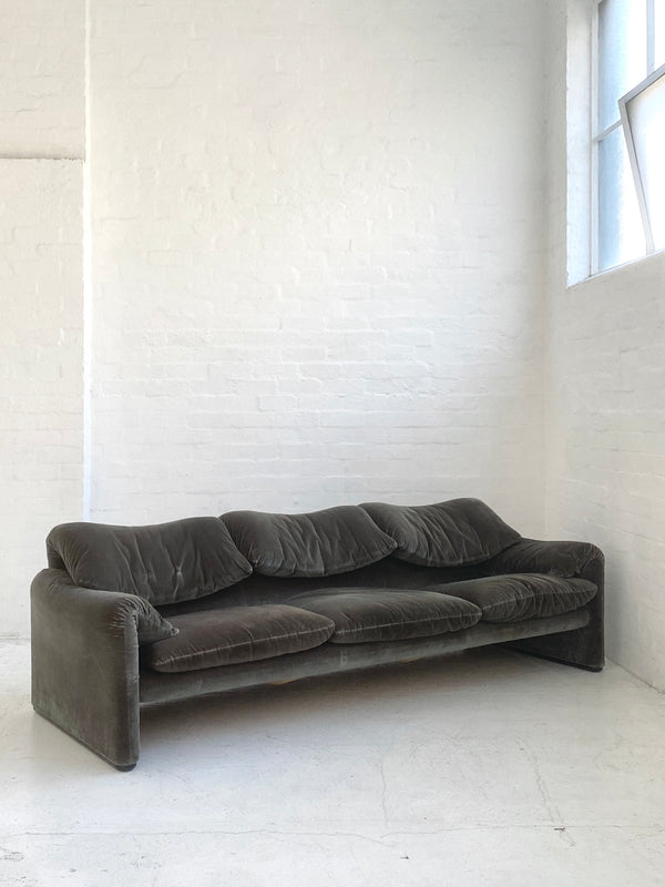 Vico Magistretti 'Maralunga' Sofa