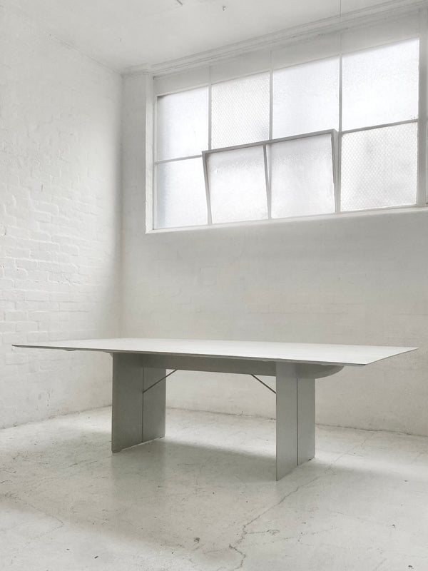 Bob & Dries van den Berghe Table