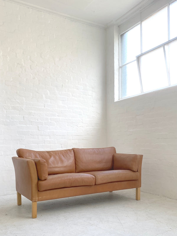 Mogens Hansen  'Model 2225' Sofa