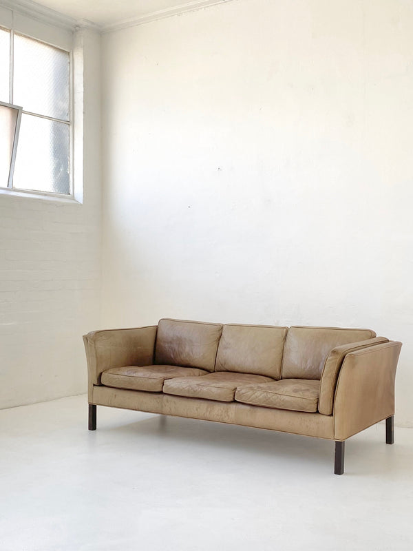 Stouby 'Oslo' Leather Sofa