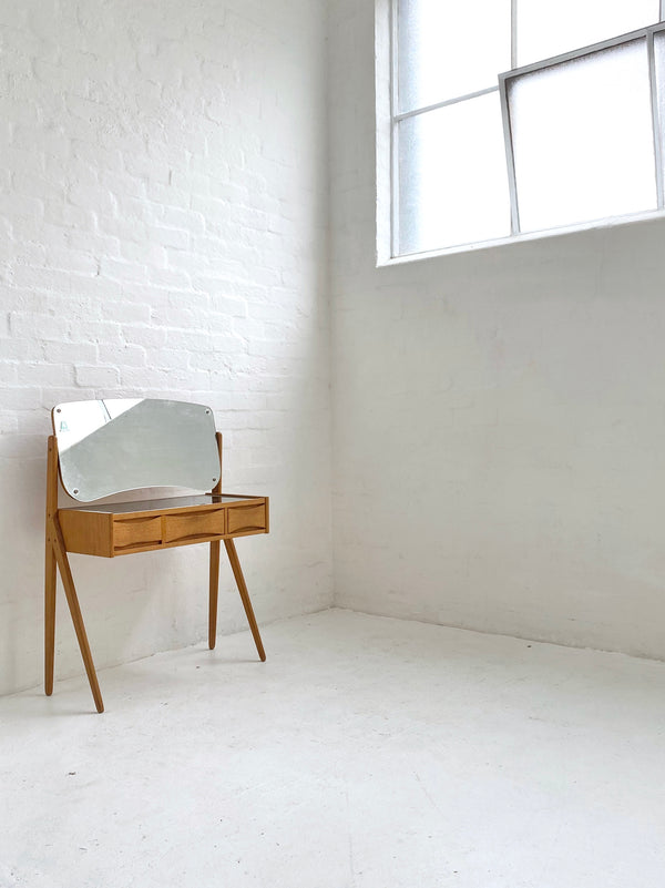 Arne Vodder Oak Dressing Table