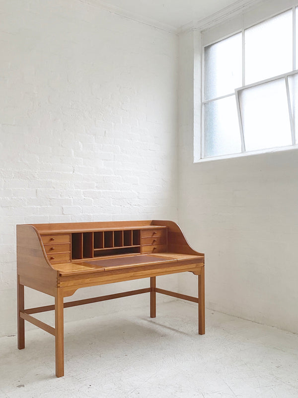 Andreas Hansen Desk