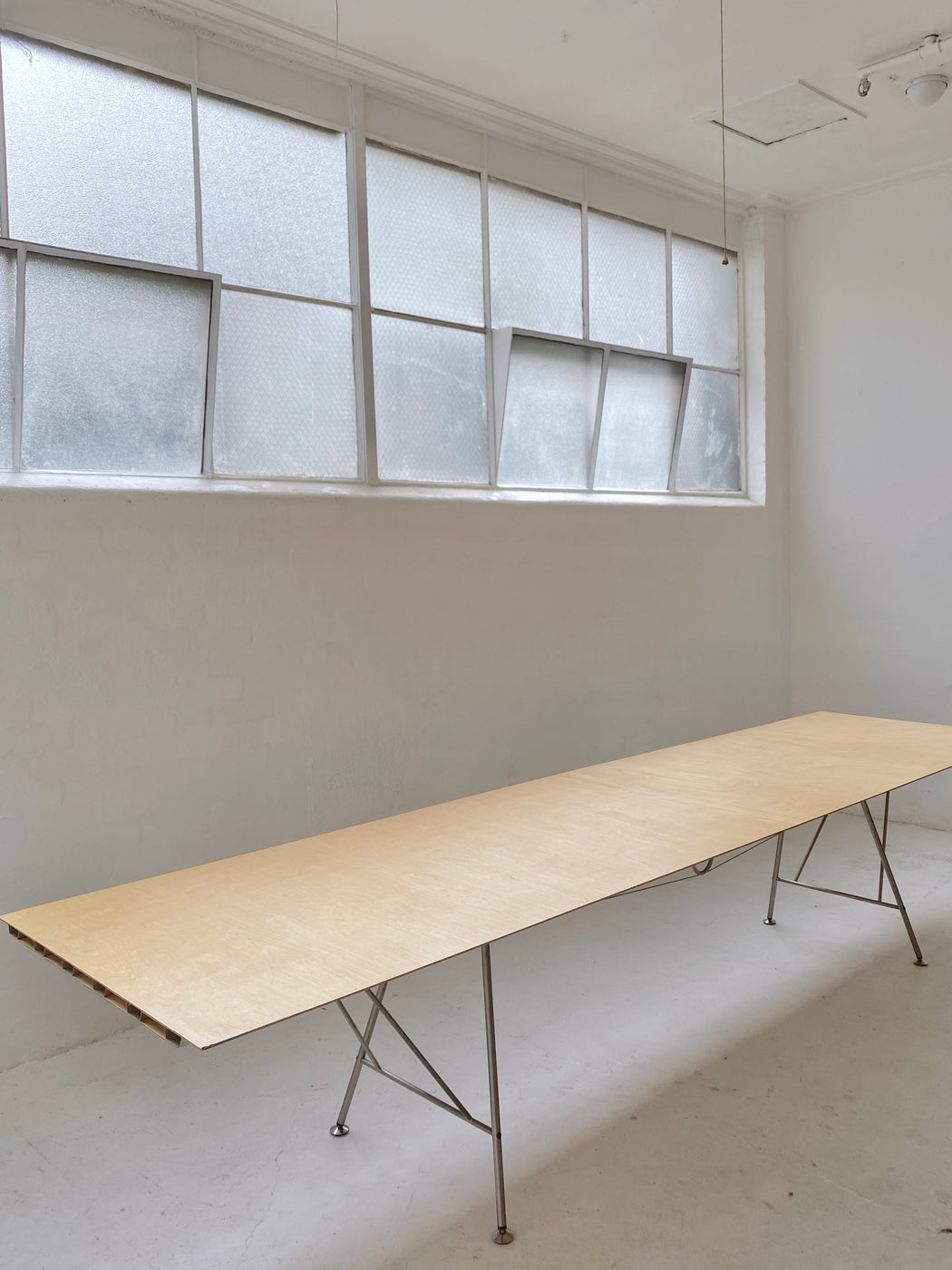 Atelier Alinea 'Unistandard' Table