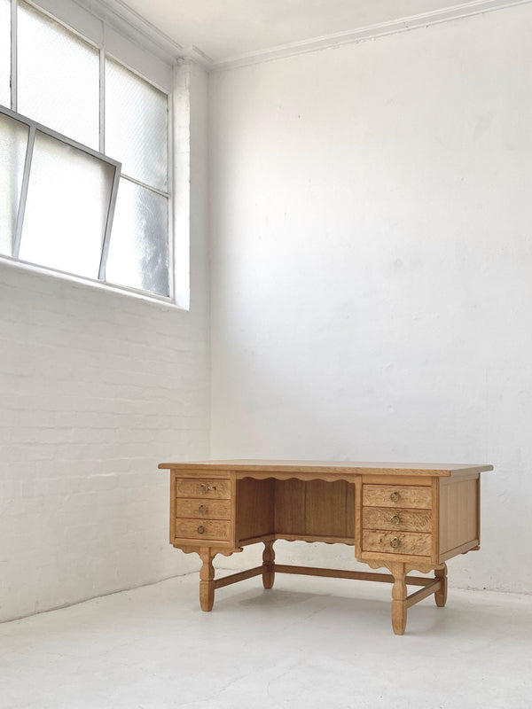 Henning Kjaernulf Oak Desk