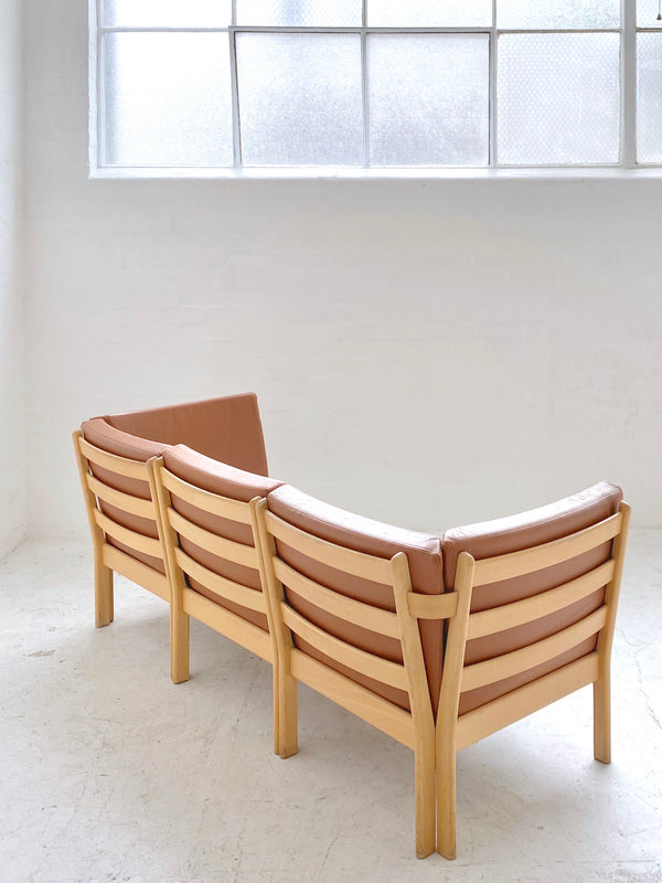 Hans J. Wegner 'GE280' Sofa