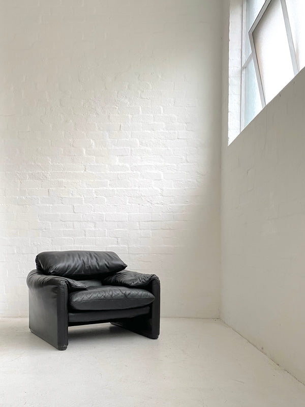 Vico Magistretti 'Maralunga' Chair