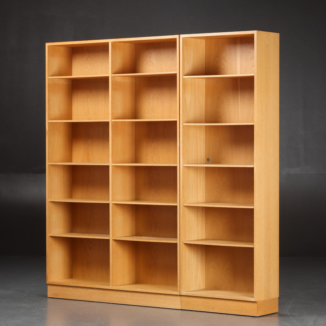 Omann Jun ‘Model 12’ Bookshelves