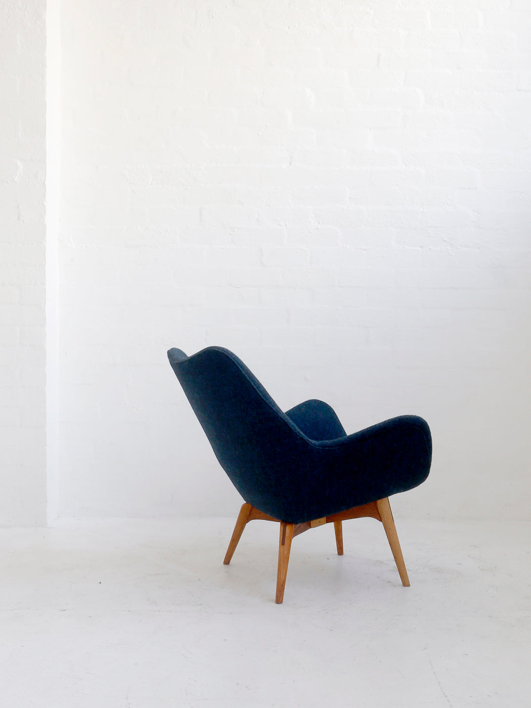 Grant Featherston B210 'Television' Chair