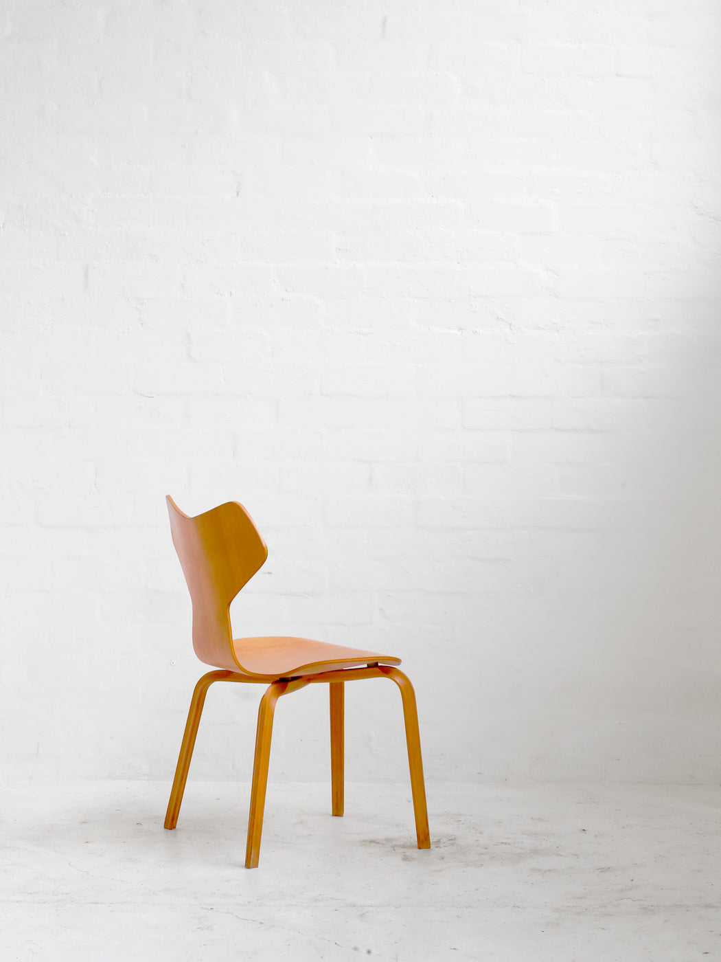 Arne Jacobsen 'Grand Prix' Chair