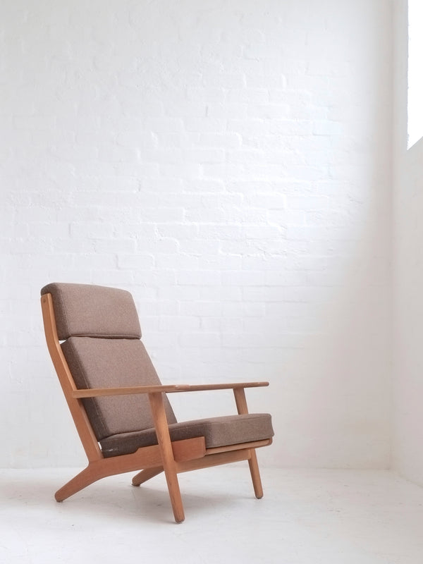 Hans J. Wegner 'GE290' Chair
