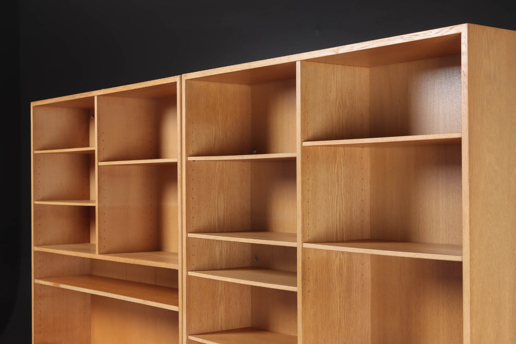 Omann Jun ‘Model 12’ Bookshelves