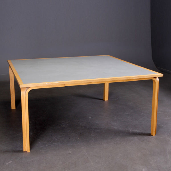 Large Thygesen & Sørensen Table