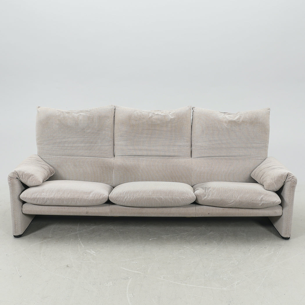 Vico Magistretti 'Maralunga' Sofa